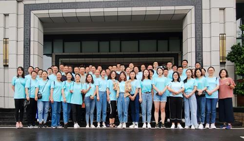 人生如海，乘風(fēng)破浪！